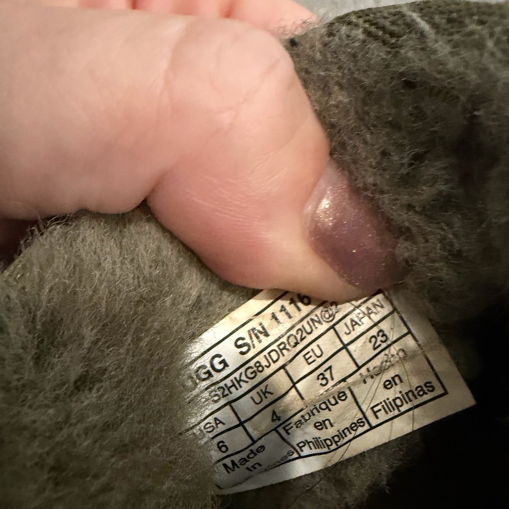 UGG Olive Green Boots - Picture 4 of 5